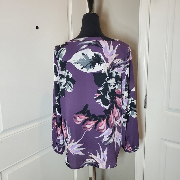 7th Avenue Design Studio New York & Company Med Purple Floral Key Hole Blouse - Picture 14 of 14